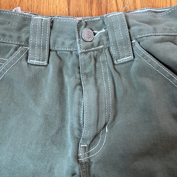 Green shorts - Picture 4 of 5